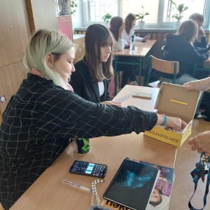 6ba46aaf-817e-4918-9534-e276cd1cd098