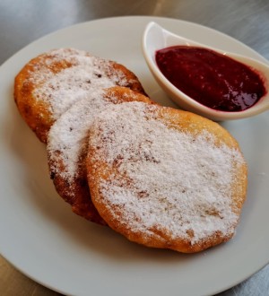 racuszki z musem malinowym