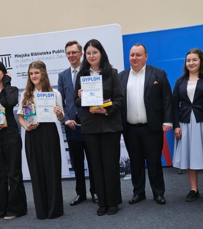 85f6b4a6-bce3-4442-b19b-20500eeeaf8a(2)